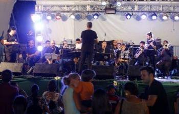 Natal Maringá promove apresentações na Vila do Papai Noel nesta terça-feira (13) Natal Maringá promove apresentações na Vila do Papai Noel nesta terça-feira (13)