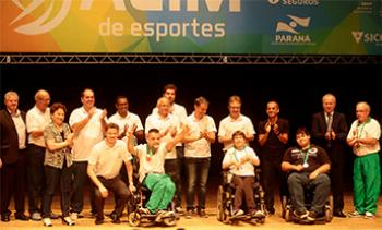 Reitor recebe homenagem do Paradesporto no Prêmio ACIM 