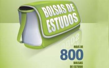 Programa oferece mais de 800 bolsas de estudo com desconto de até 60% 