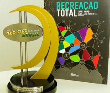 Professor da instituição tem o livro premiado em Congresso Internacional 