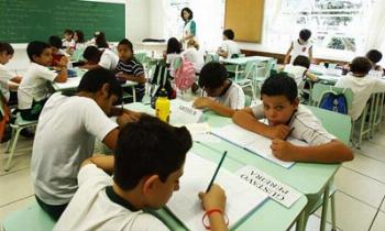 Ano letivo para alunos começou nesta sexta-feira (3) 