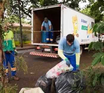 SEMUSP organiza coleta seletiva no município. Veja o período e o dia da coleta em seu bairro 
