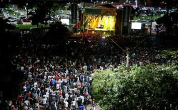 Instituição reúne 15 mil pessoas no show de boas-vindas com Jota Quest 