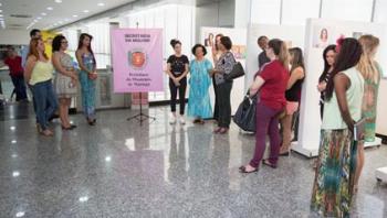 Fotografias relatam histórias de mulheres na conquista da representatividade 