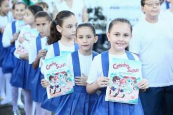 História de Maringá é relembrada no desfile de aniversário de 70 anos 