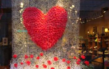 Pesquisa aponta que 80% dos comerciantes esperam vender mais ou igual ao Dia dos Namorados de 2016 Pesquisa aponta que 80% dos comerciantes esperam vender mais ou igual ao Dia dos Namorados de 2016