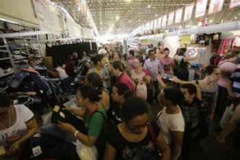 Feira Ponta de Estoque recebe 152 mil consumidores Feira Ponta de Estoque recebe 152 mil consumidores