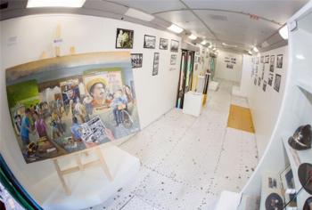 Exposição itinerante apresenta fotos e objetos antigos de Maringá 