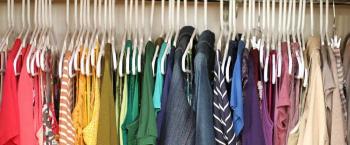 Curso de Moda realiza bazar para troca de roupas usadas 