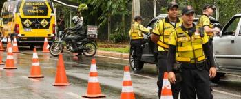 Secretaria de Mobilidade Urbana promove blitz em memória das vítimas de trânsito Secretaria de Mobilidade Urbana promove blitz em memória das vítimas de trânsito