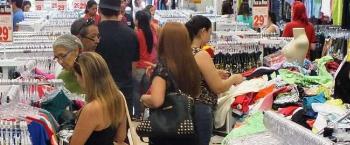 Comércio de rua atenderá em horário especial em dezembro Comércio de rua atenderá em horário especial em dezembro