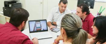 Criação de plataforma digital promoverá integração entre pais e escolas 