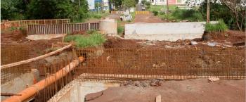 Construção de pontes contra alagamentos segue cronograma previsto Construção de pontes contra alagamentos segue cronograma previsto