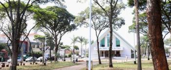 Revitalização da Praça Santo Antônio inclui instalação de bancos, nova iluminação e paisagismo 