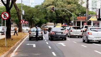 Intervenções redobram segurança no cruzamento da Pedro Taques com Colombo Intervenções redobram segurança no cruzamento da Pedro Taques com Colombo
