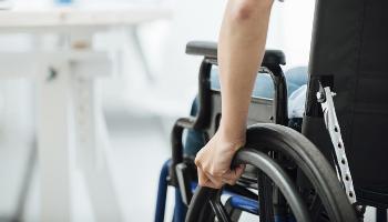 Depender dos outros é angustiante para algumas pessoas com deficiência 