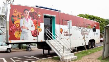 Caminhão ′Cozinha Brasil′ chega para fortalecer saúde de mulheres 