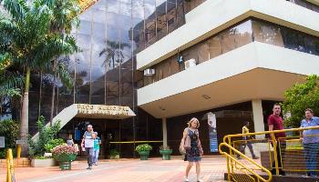 Serviços essenciais mantidos no feriado; rede municipal de ensino retorna na terça (16) 