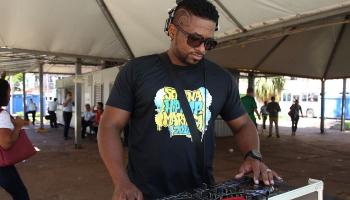 DJ Onix abre Semana do Hip-Hop na praça Raposo Tavares 