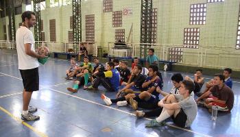 Modalidade de futsal está inclusa em 12 centros esportivos Modalidade de futsal está inclusa em 12 centros esportivos