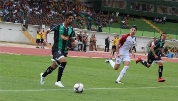 Maringá Futebol Clube empata em 0 a 0 com o Paraná Clube Maringá Futebol Clube empata em 0 a 0 com o Paraná Clube