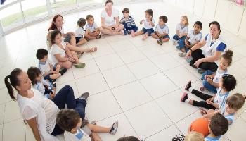 Atividades e diversão marcam início da volta às aulas na rede municipal 