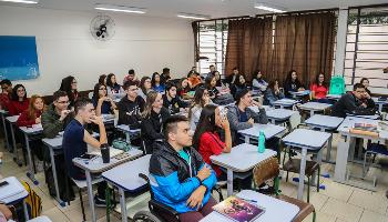 Começa o ano letivo nas escolas estaduais do Paraná 