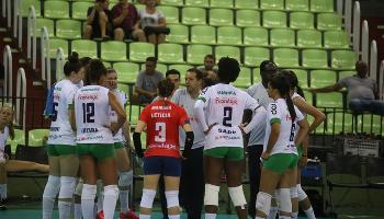 Maringá/Amavolei conta com o apoio da torcida em partida pela Superliga B Maringá/Amavolei conta com o apoio da torcida em partida pela Superliga B
