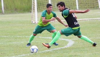 Maringá FC se prepara para enfrentar o Athletico Paranaense neste domingo (17) Maringá FC se prepara para enfrentar o Athletico Paranaense neste domingo (17)