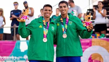 Atletas de Maringá conquistam medalhas em Campeonato Brasileiro e Sul-Americano Atletas de Maringá conquistam medalhas em Campeonato Brasileiro e Sul-Americano