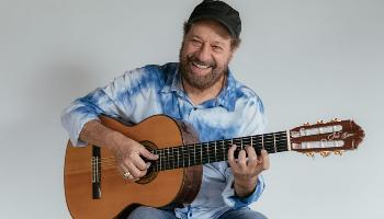 João Bosco se apresenta em Maringá abrindo Semana da Cultura 