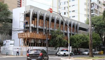 Obra restaura e moderniza prédio de valor histórico para Maringá 