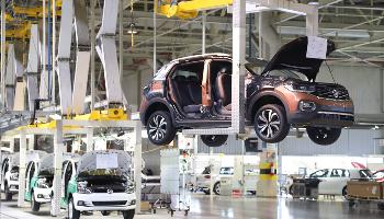 Com crescimento de 10%, Paraná lidera produção industrial brasileira 