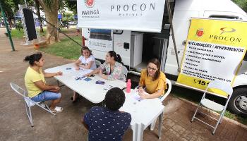 Através de projetos itinerantes, consumidores são orientados sobre seus direitos 