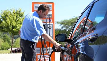 Paraná se prepara para o crescimento do uso de carros elétricos 