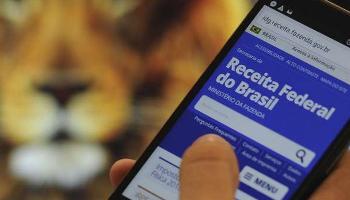 Alunos orientam comunidade sobre Declaração de Imposto de Renda  