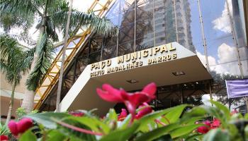 Confira o abre e fecha nesta segunda-feira (13), feriado de Maringá 
