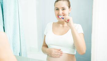 É fundamental fazer o pré-natal odontológico 