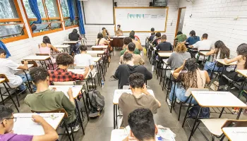 UEM publica edital do Vestibular de Inverno 2026 com prazos e vagas 