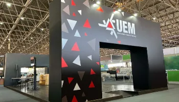 Estudantes podem se inscrever no Vestibular de Inverno 2024 da UEM em estande da Expoingá 