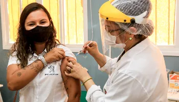 Vacinação contra covid-19 é destinada a aplicação da 2ª dose nesta sexta-feira (27) 