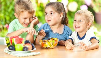 Como oferecer uma alimentação adequada e saudável na infância 