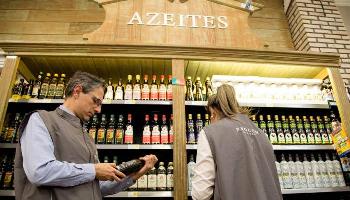 Procon fiscaliza comercialização de azeites de oliva proibidos Procon fiscaliza comercialização de azeites de oliva proibidos