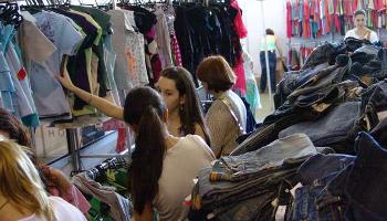 Ponta de Estoque teve primeiro dia movimentado; feira prossegue até sábado Ponta de Estoque teve primeiro dia movimentado; feira prossegue até sábado