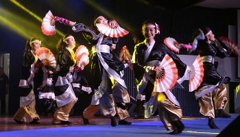 Grupo Saikyou Yosakoi Soran apresenta música e dança da cultura japonesa 