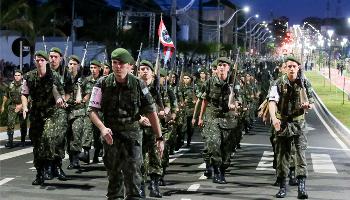 Desfile da Independência bate recorde e reúne 30 mil pessoas na Carlos Borges 