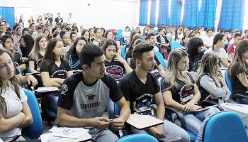 Projeto traz alunos do ensino médio público para aulas de graduação 