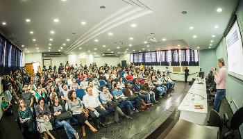 Palestra com doutor da UFSC aborda informações sobre cotas para negros 