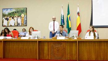 Programa Vereador Mirim possui 187 candidatos, 15 crianças cumprirão mandato 