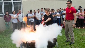 Em parceria com Bombeiros e Defesa Civil, UEM forma 190 brigadistas 